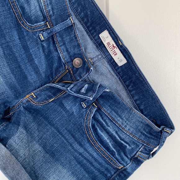 Hollister non-distressed dark wash medium rise shorts - Picture 3 of 3